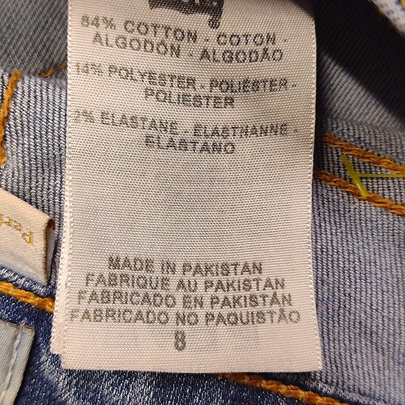 Levi Strauss & Co. Shorts - Picture 4 of 6
